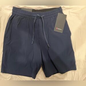 Lululemon bowline shorts 8” stretch ripstop S